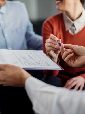 REGULACIÓN DEL ORDEN PERSONAL Y FAMILIAR, CONTRATOS Y HERENCIA
