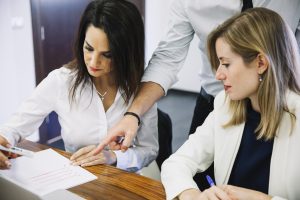 TÉCNICAS BÁSICAS DE ATENCIÓN AL PÚBLICO Y RESOLUCIÓN DE CONFLICTOS