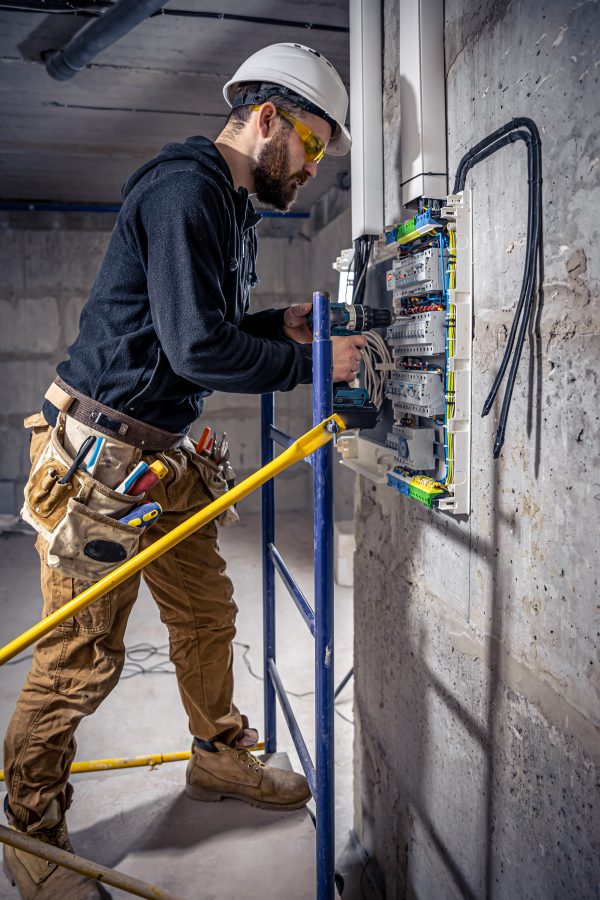 Curso Práctico: Electricista de Edificios y Viviendas