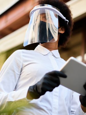 Aplicación de las medidas de prevención y protección en las actividades de toma de muestra y medida de los contaminantes atmosféricos